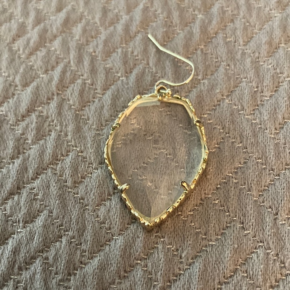 ONE only ONE Kendra Scott earring